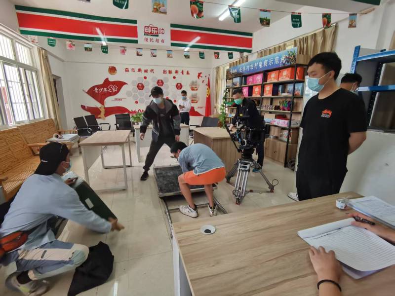 追星女孩心理学分析报告：大城县广告片拍摄公司揭秘饭圈应援式传播逻辑